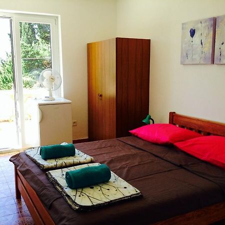 Guest House Perfect Location Бол Екстер'єр фото